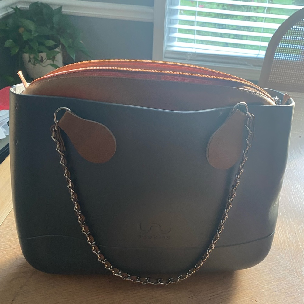 Double U purse